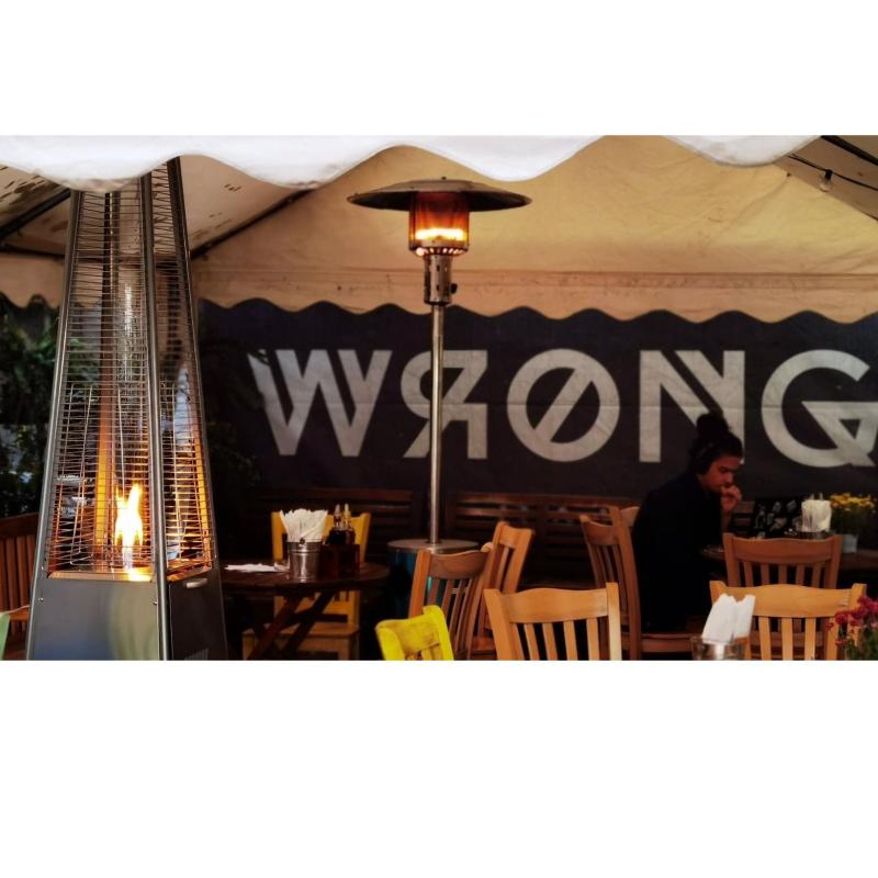 Бар The Wrong Bar