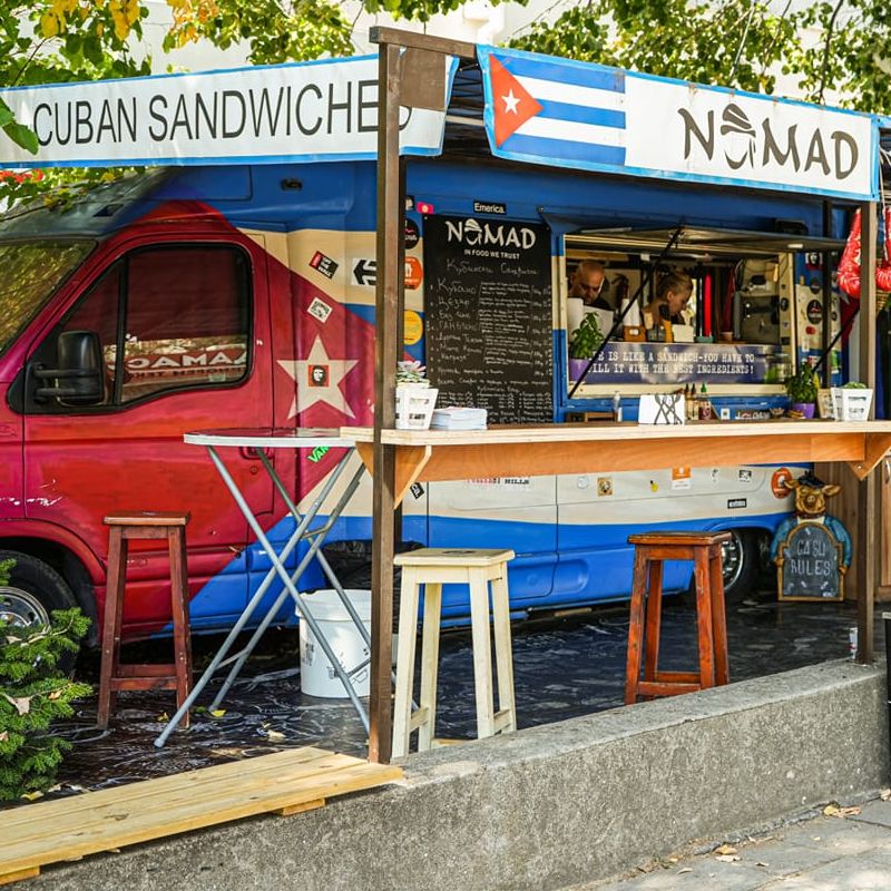Ресторант за Бързо Хранене Nomad Food Truck